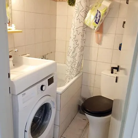 2 Rooms,
